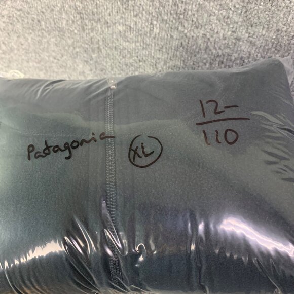 Used shirts Patagonia Black Fleece Vest Pine River Logo Zip Pocket Sleeveless XL - Picture 10 of 10